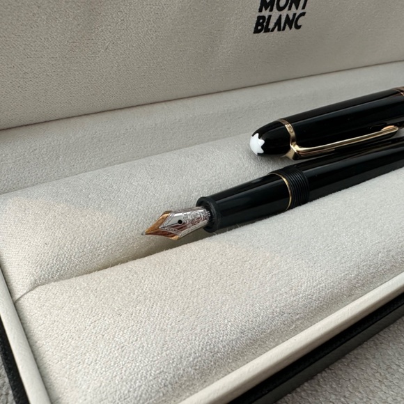 MEISTERSTÜCK GOLD-COATED CLASSIQUE FOUNTAIN PEN - Picture 2 of 3